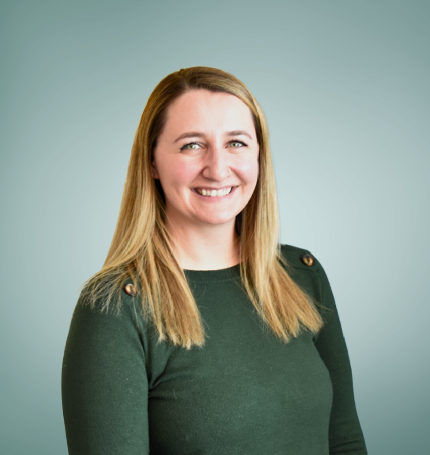 Headshot of Laura Nie, Senior Accountant at All in One Accountant